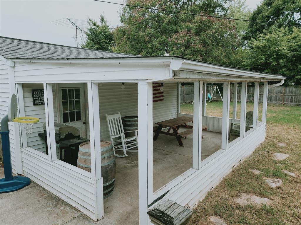 2009 Beam Road Columbus, IN 47201 - Photo 5 of 26 Gallery Image 5