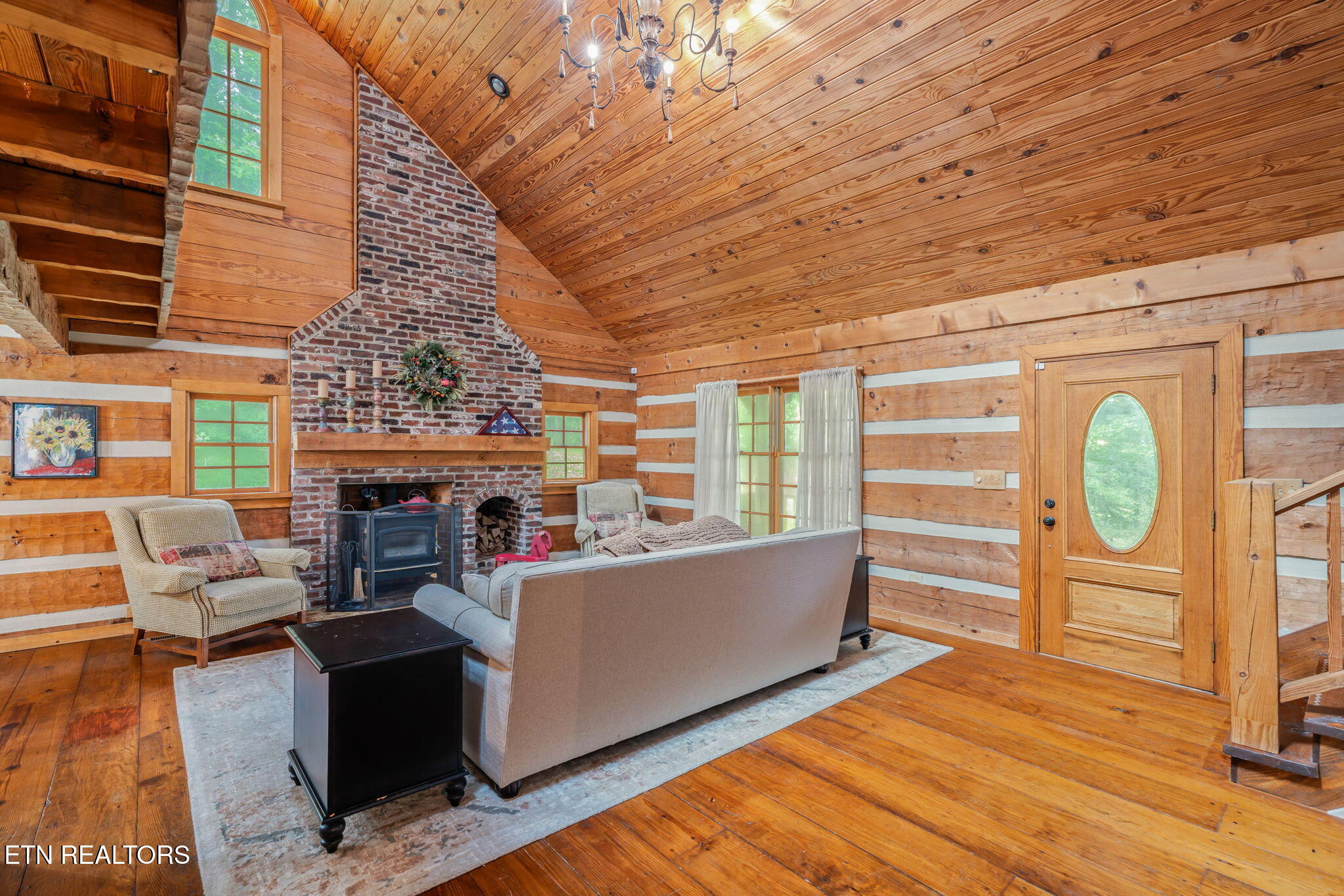 907 Paint Rock Ferry Road Kingston, TN 37763 - Photo 17 of 58 LIVING ROOM