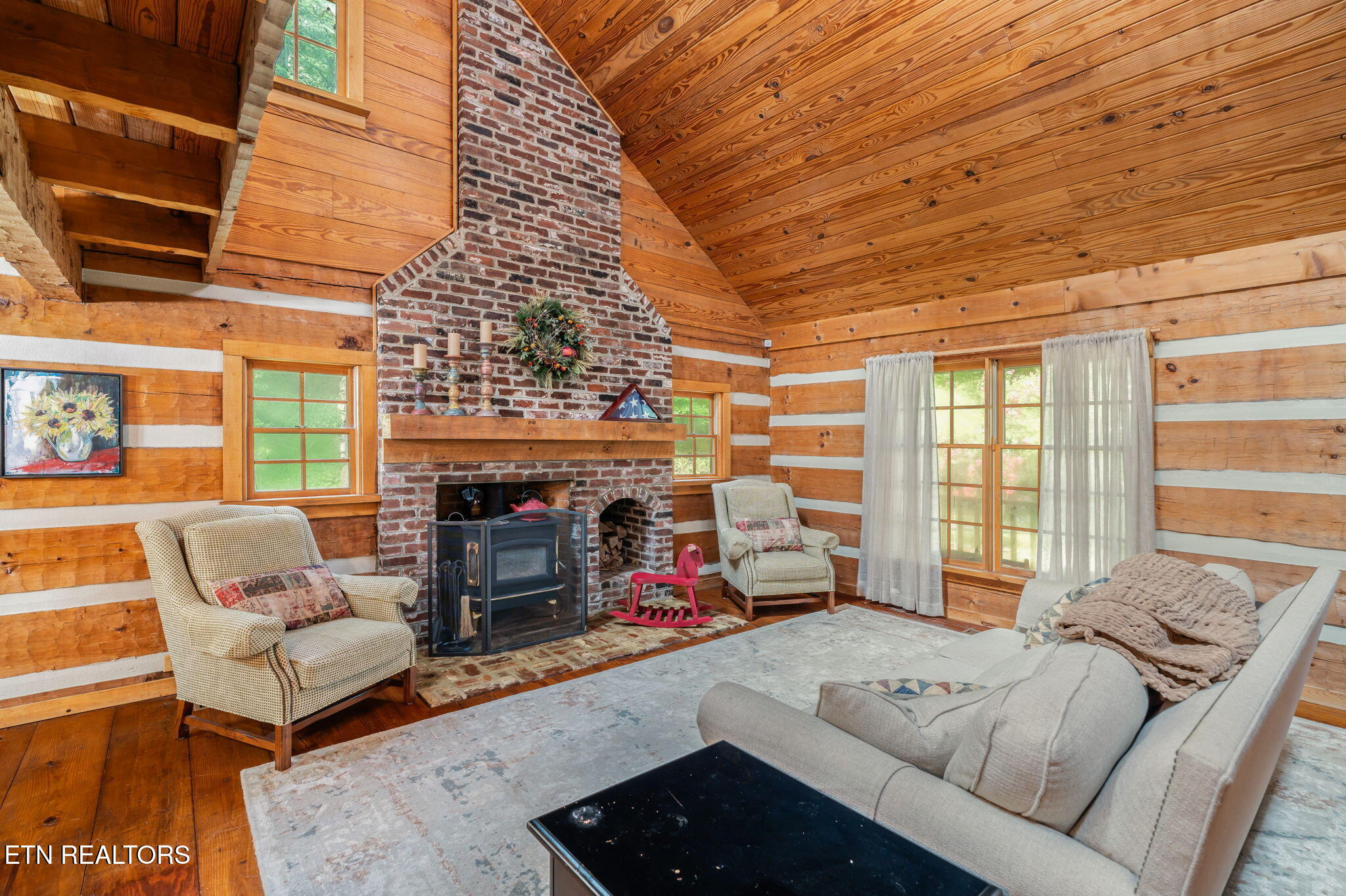 907 Paint Rock Ferry Road Kingston, TN 37763 - Photo 18 of 58 LIVING ROOM