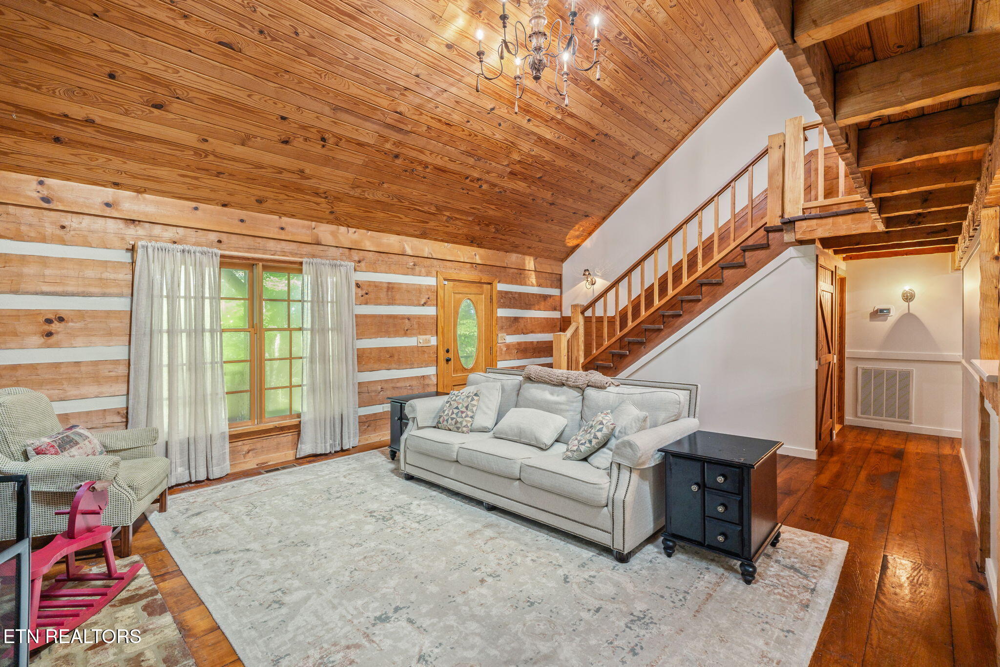 907 Paint Rock Ferry Road Kingston, TN 37763 - Photo 19 of 58 LIVING ROOM