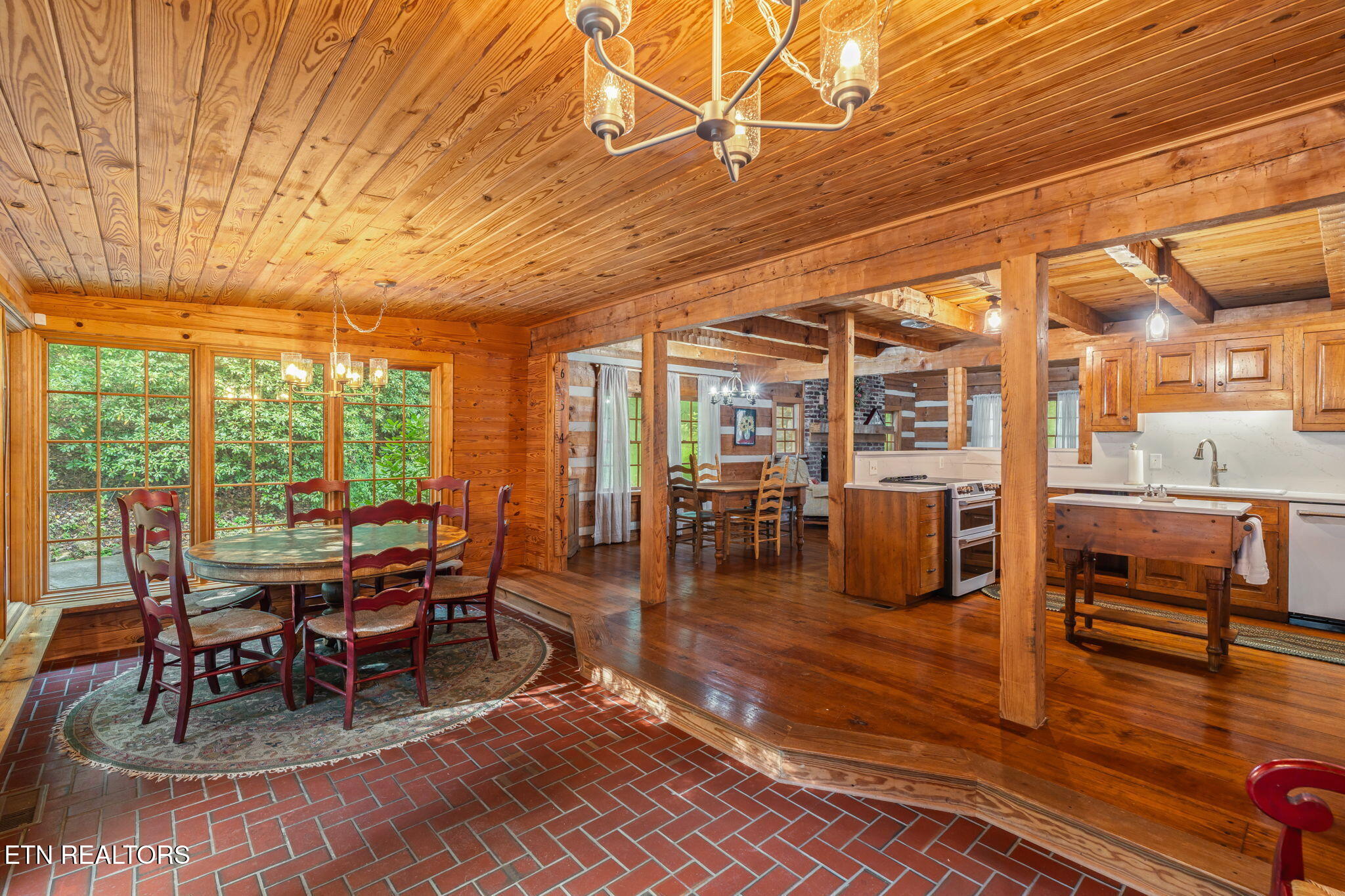907 Paint Rock Ferry Road Kingston, TN 37763 - Photo 32 of 58 BREAKFAST AREA/KITCHEN/DINING