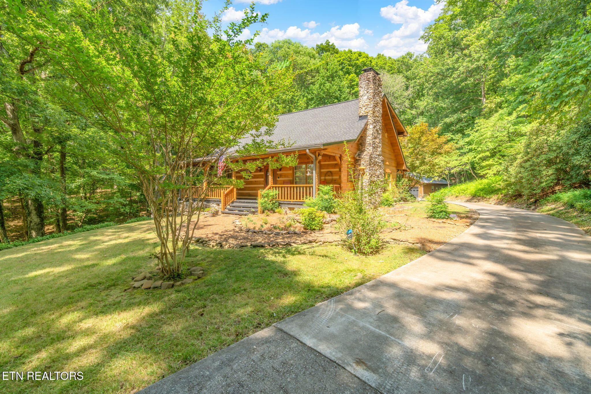 907 Paint Rock Ferry Road Kingston, TN 37763 - Photo 4 of 58 DRIVEWAY/SIDE VIEW