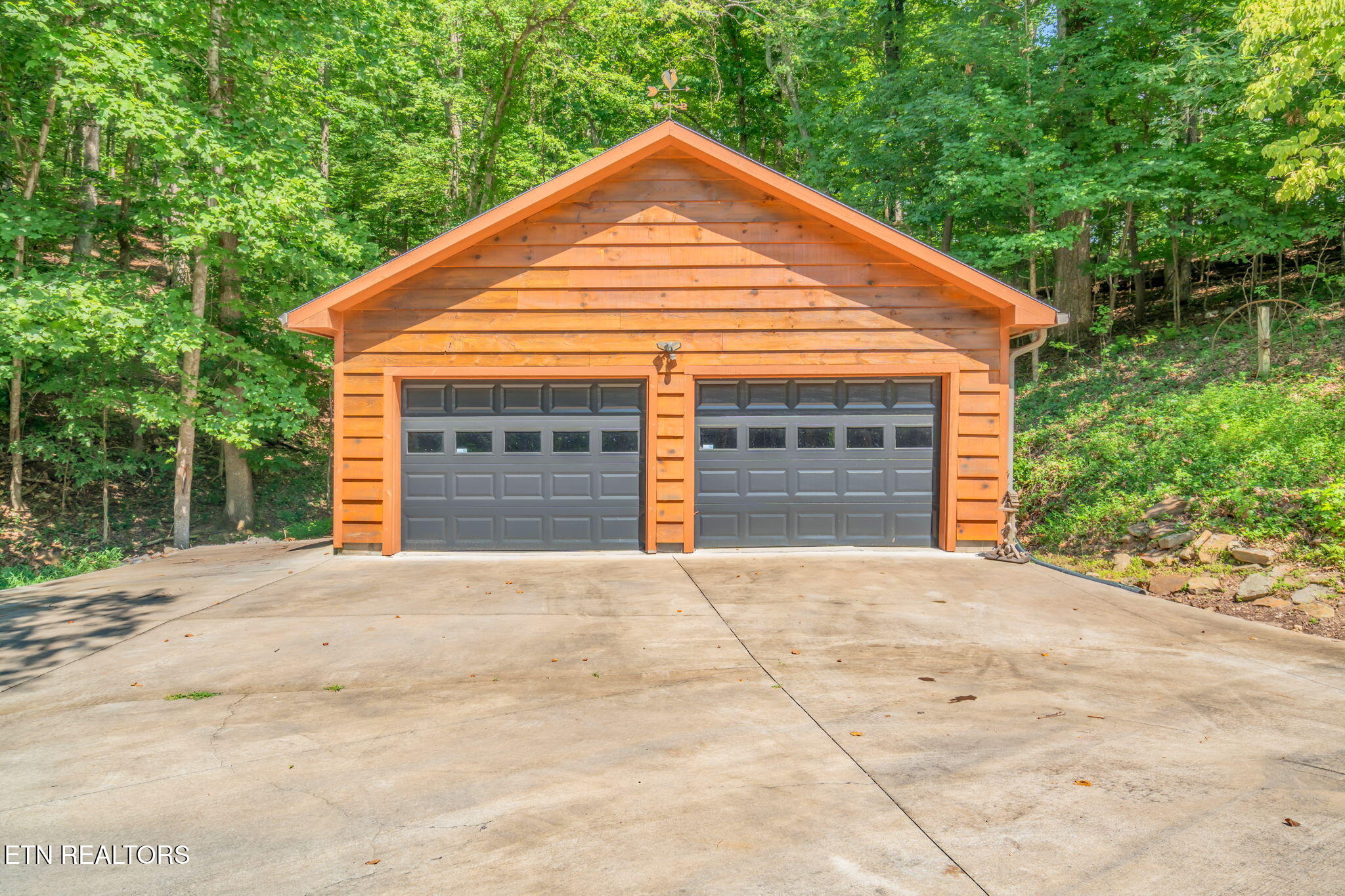 907 Paint Rock Ferry Road Kingston, TN 37763 - Photo 10 of 58 2 CAR GARAGE