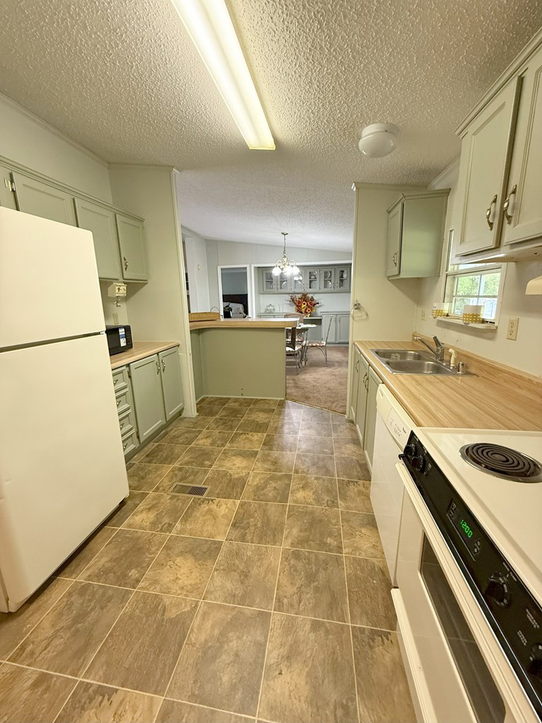 212 Man Hall Road Dothan, AL 36305 - Photo 8 of 39