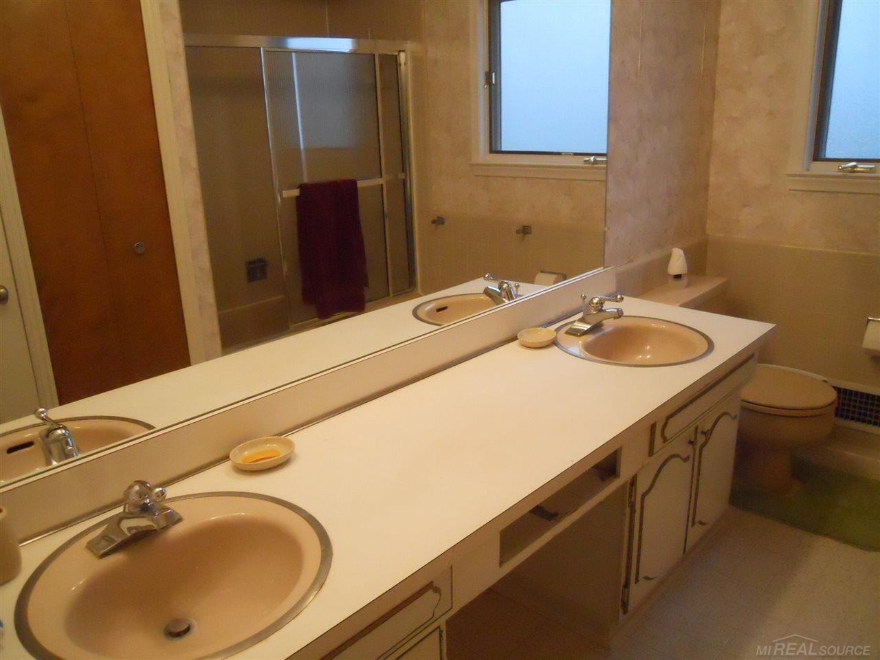 723 Canterbury Road Grosse Pointe Woods, MI 48236 - Photo 24 of 30