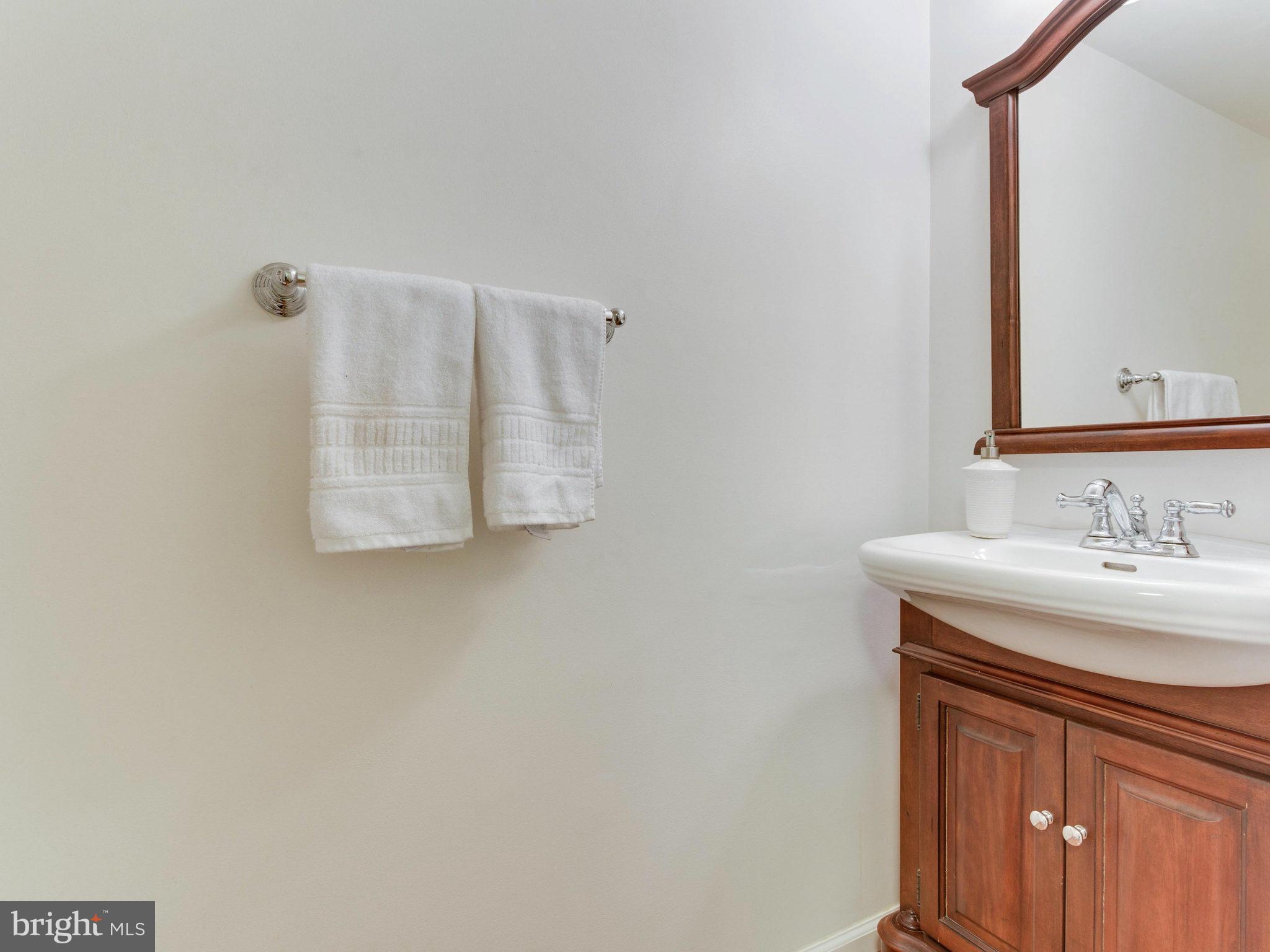 6042 Forrest Hollow Lane Springfield, VA 22152 - Photo 13 of 30 Bath