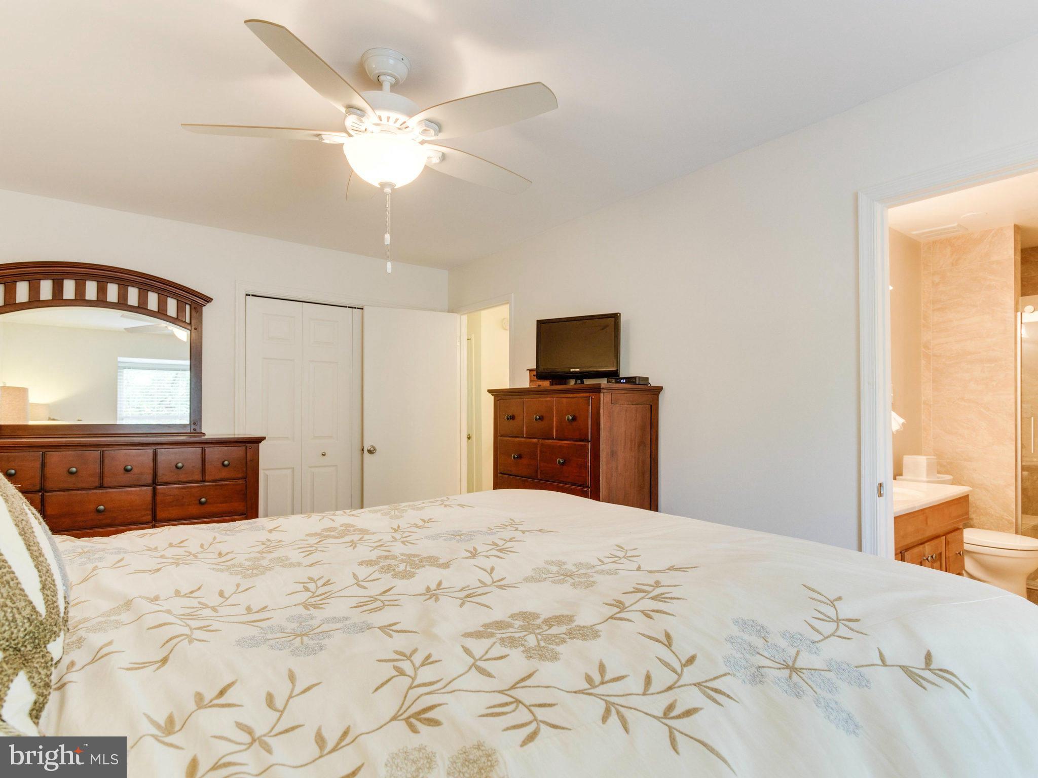 6042 Forrest Hollow Lane Springfield, VA 22152 - Photo 15 of 30 Bedroom (Master)