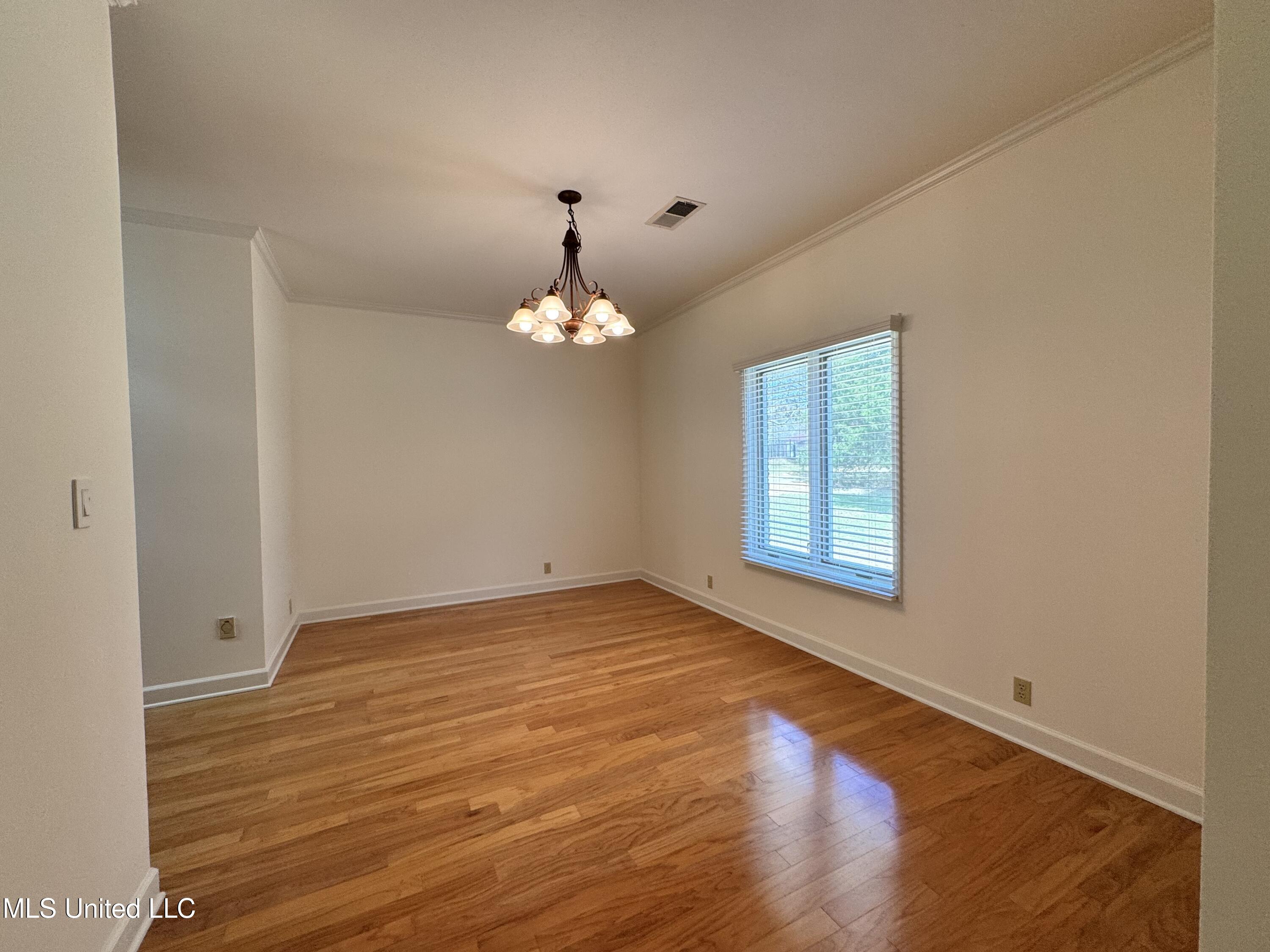 327 Getwell Road Hernando, MS 38632 - Photo 5 of 25 IMG_2429