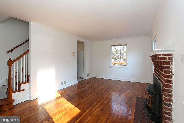 2713 Arcola Avenue Silver Spring, MD 20902 - Photo 2 of 9 Living Room