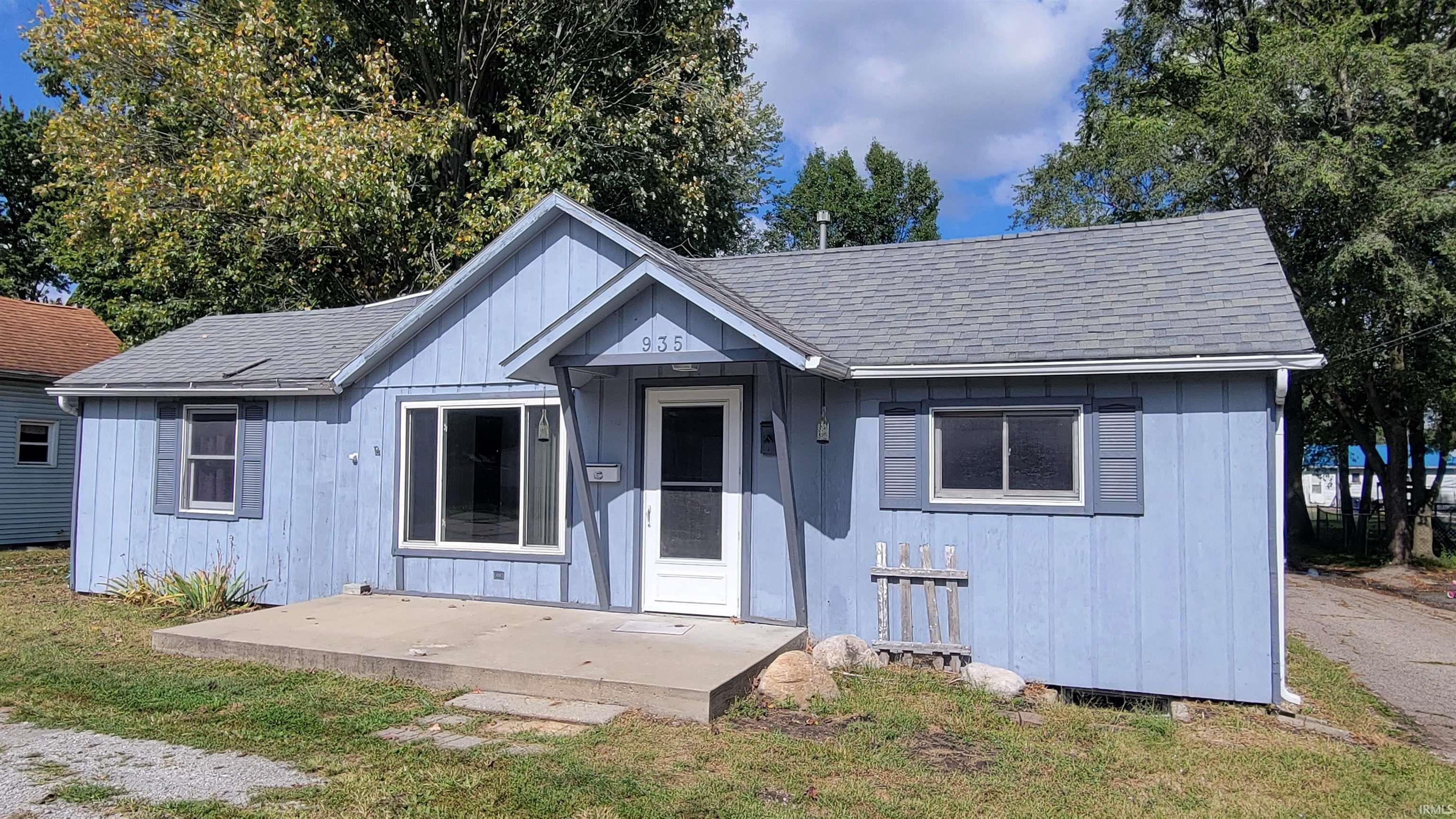 935 Sheridan Street, Warsaw, IN 46580 Compass