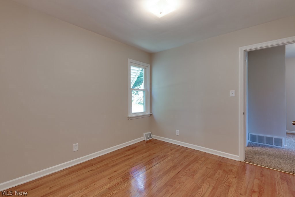 30306 Ridge Road Wickliffe, OH 44092 - Photo 18 of 31 Smallest bedroom gets wonderful light