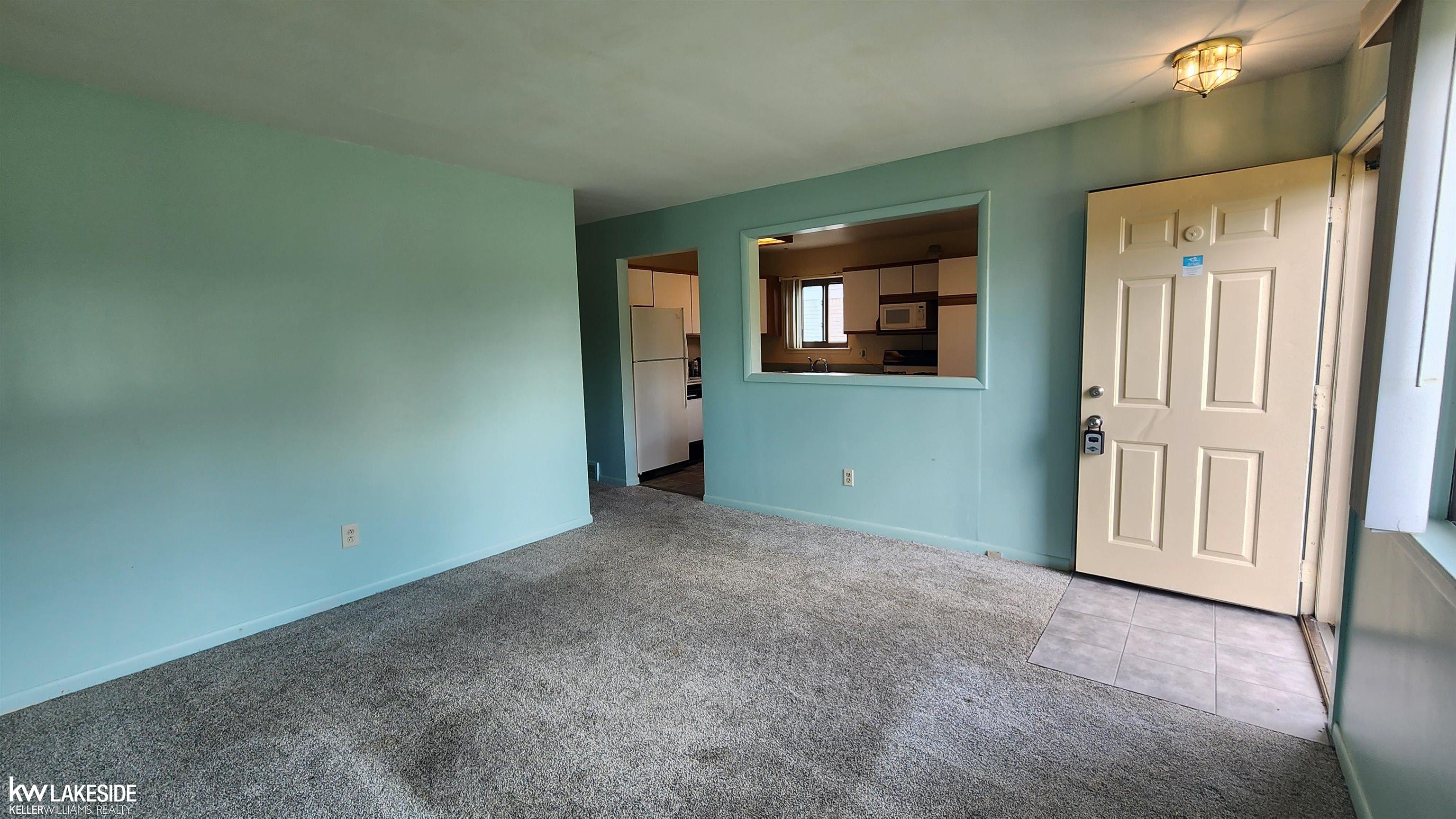 22010 Kelly Road Eastpointe, MI 48021 - Photo 11 of 35 50143827-3e62558f-08b6-41c5-804d-01af1042a62e.JPG