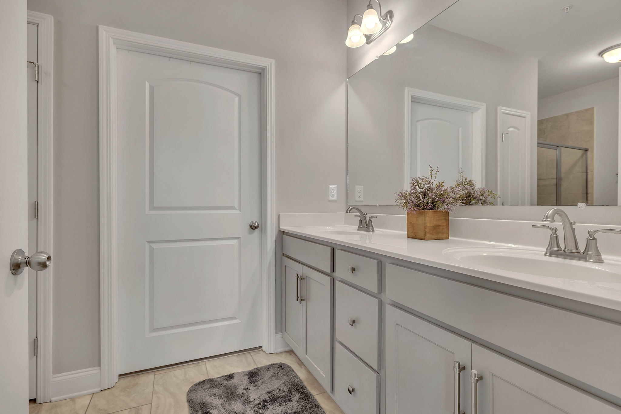 342 Buckner Cir Mount Mount Juliet, TN 37122 - Photo 25 of 40 a bathroom with a sink and a mirror