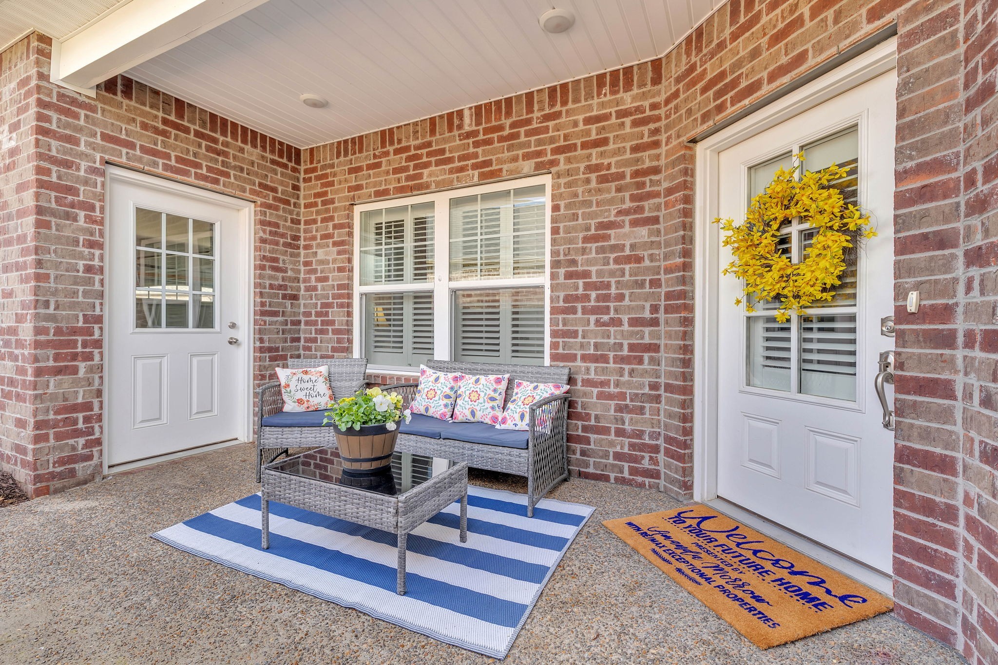 342 Buckner Cir Mount Mount Juliet, TN 37122 - Photo 34 of 40 a living room with furniture and windows