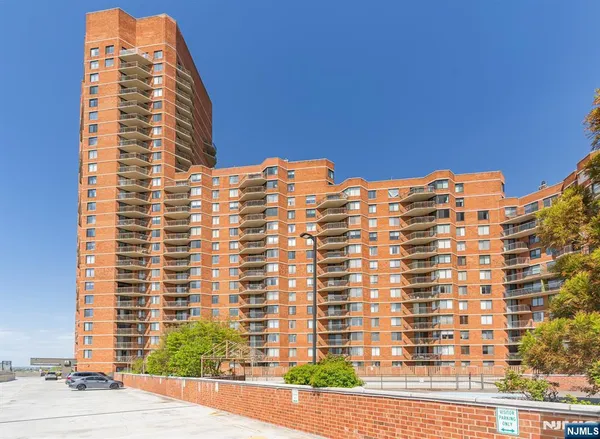 $475,000 | 831 Harmon Cove Tower, Secaucus, NJ 07094