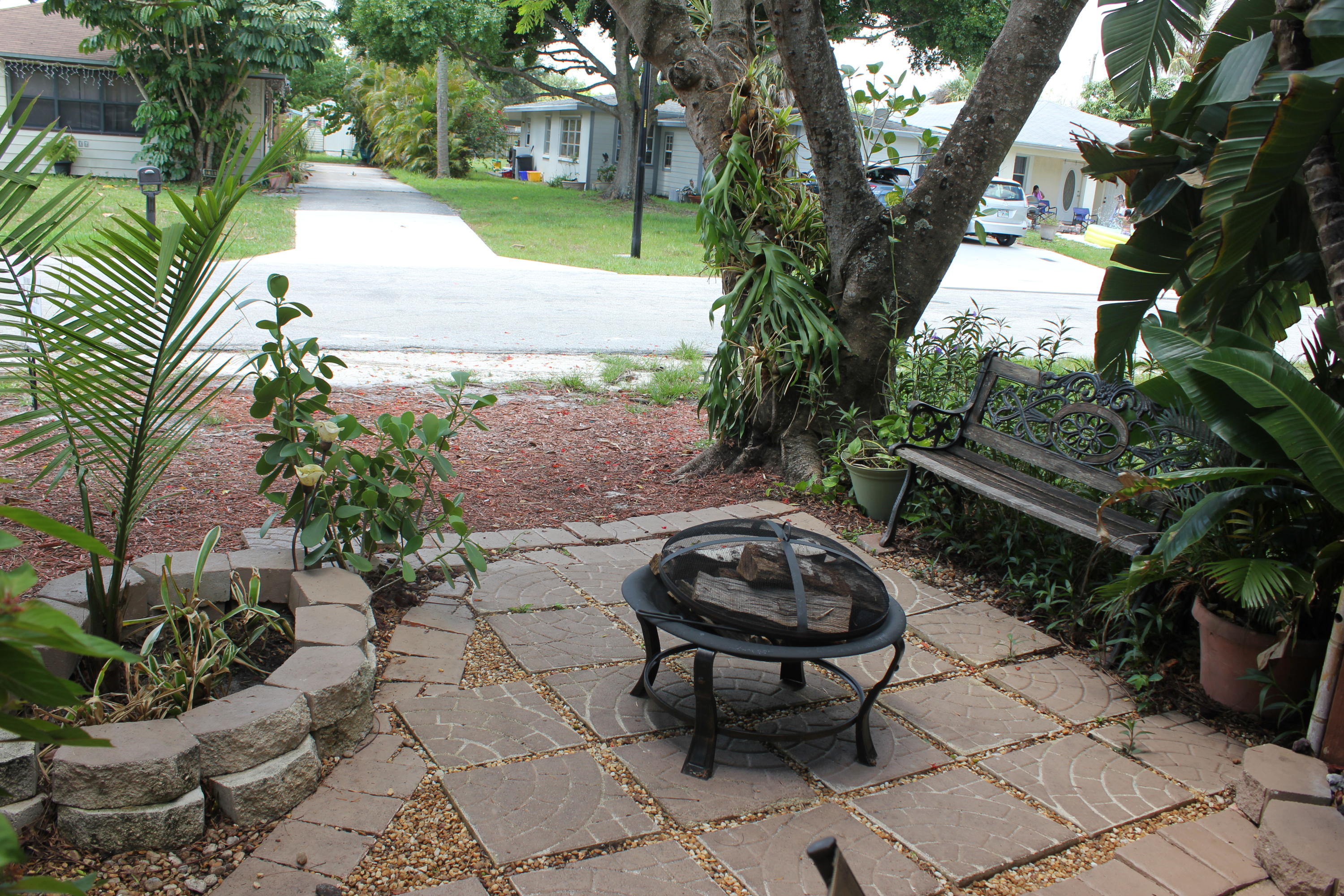207 3rd Street Jupiter, FL 33458 - Photo 24 of 28 Front patio