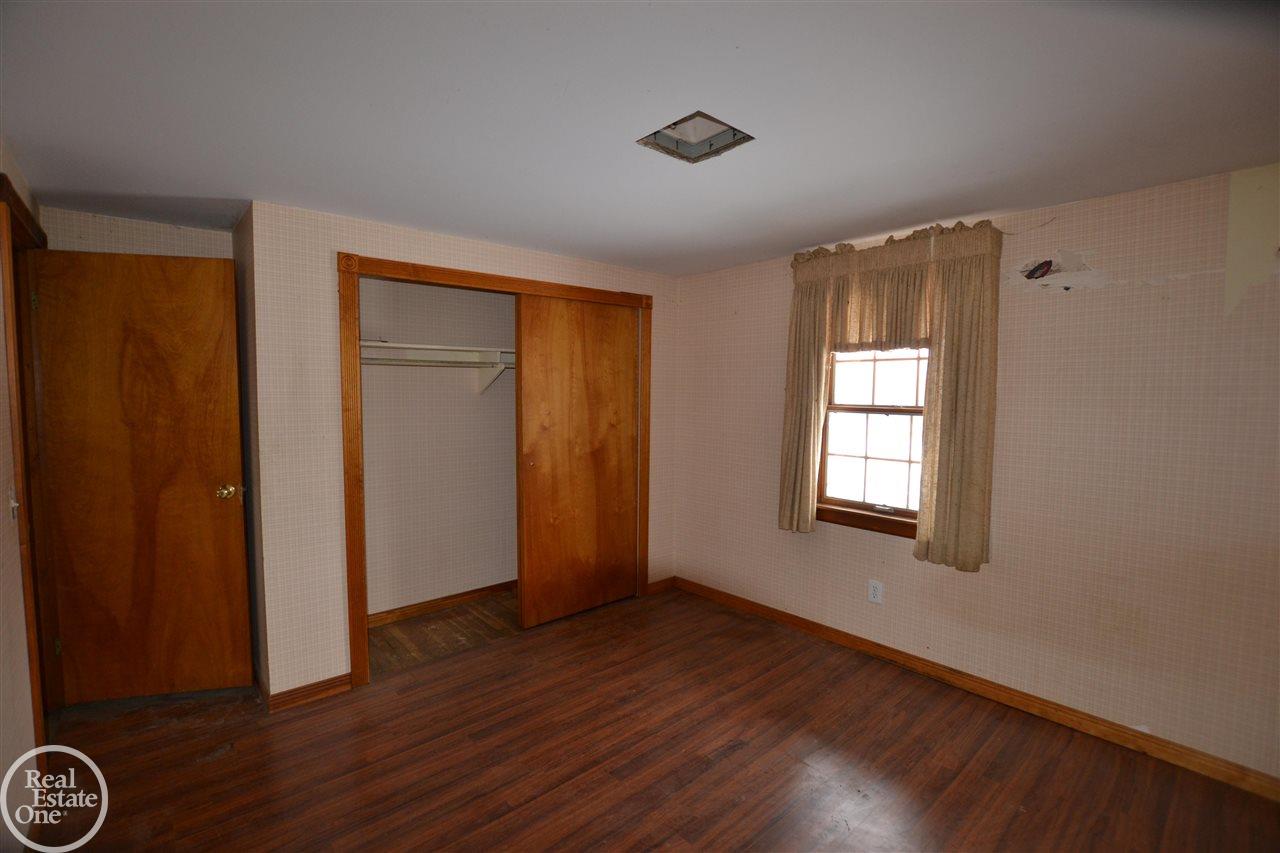 60601 Kittle Road Washington, MI 48094 - Photo 16 of 35 Hardwood Floors
