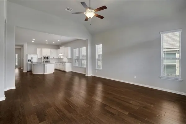$2,200 | 624 Peregrine Way, Leander, TX 78641