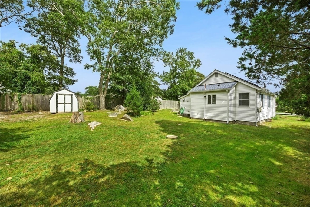 17 Buzzards Bay Avenue Bourne, MA 02532 - Photo 4 of 30