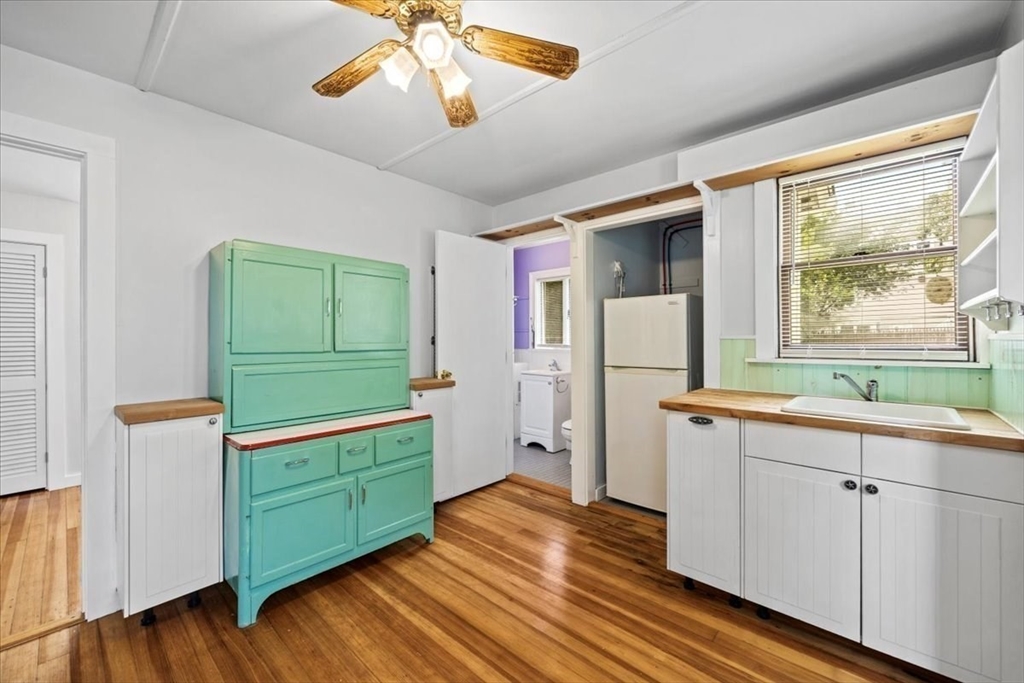 17 Buzzards Bay Avenue Bourne, MA 02532 - Photo 5 of 30