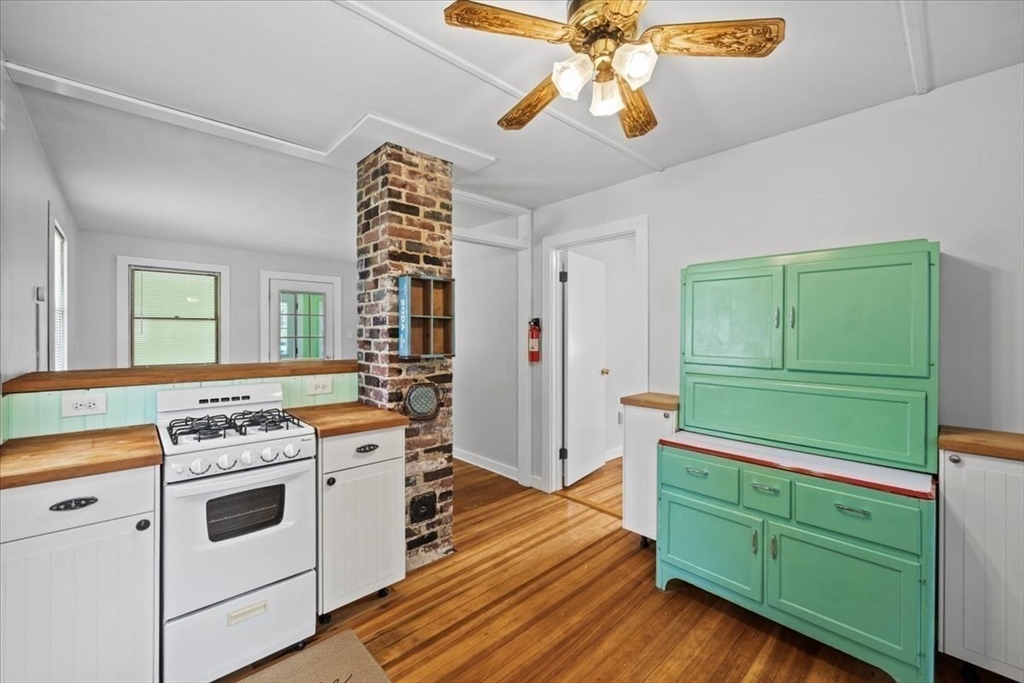 17 Buzzards Bay Avenue Bourne, MA 02532 - Photo 6 of 30