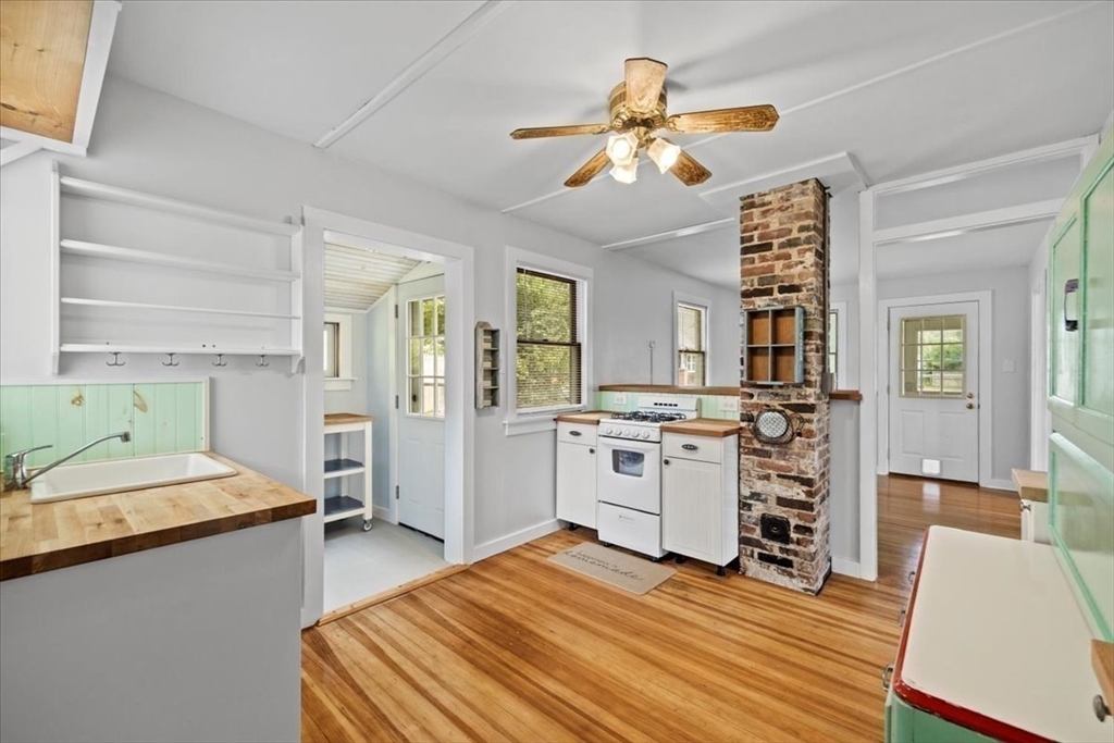 17 Buzzards Bay Avenue Bourne, MA 02532 - Photo 7 of 30