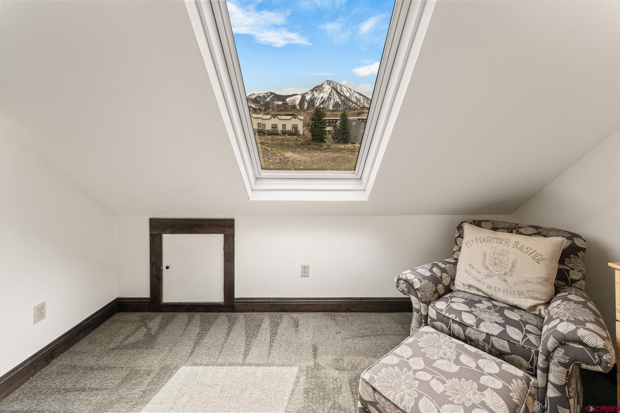 18 Crystal Road, Unit 5B Crested Butte, CO 81225 - Photo 19 of 25 a view of a room with furniture and tub