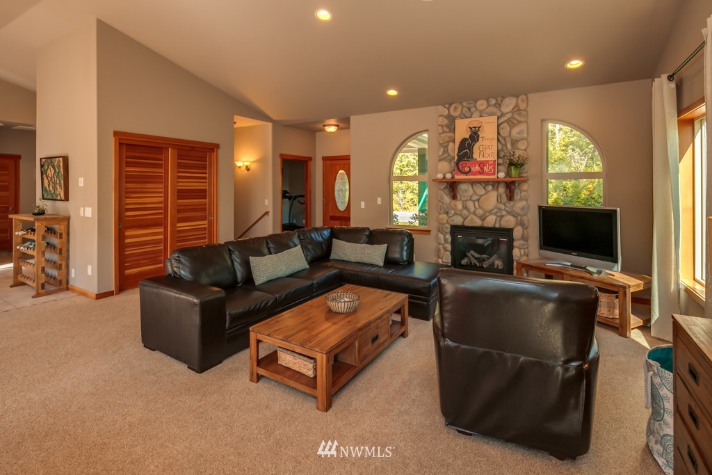 1776 Academy Road Bellingham, WA 98226 - Photo 4 of 25 Gallery Image 4