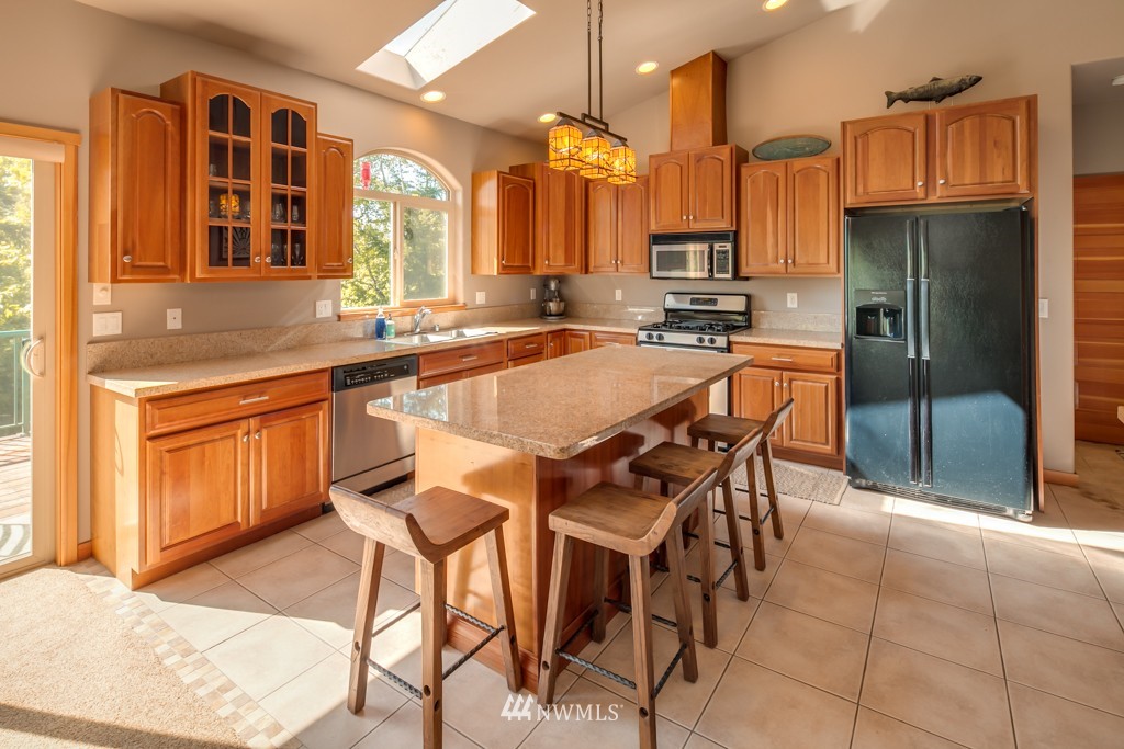1776 Academy Road Bellingham, WA 98226 - Photo 6 of 25 Gallery Image 6