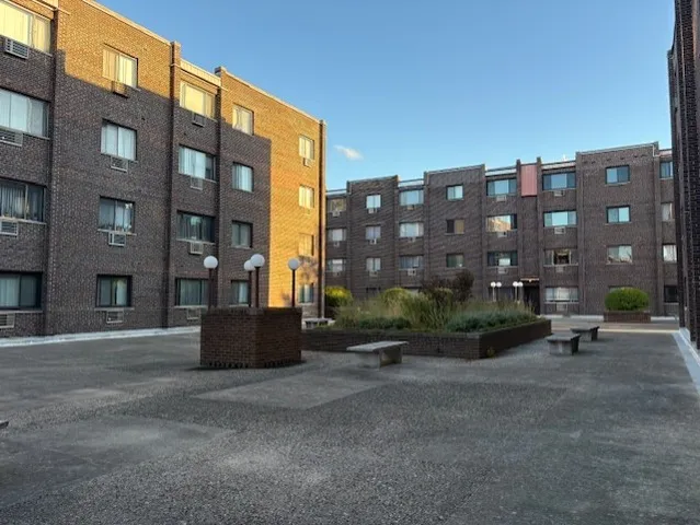 $162,700 | 4623 North Chester Avenue, Unit 105, Chicago, IL 60656