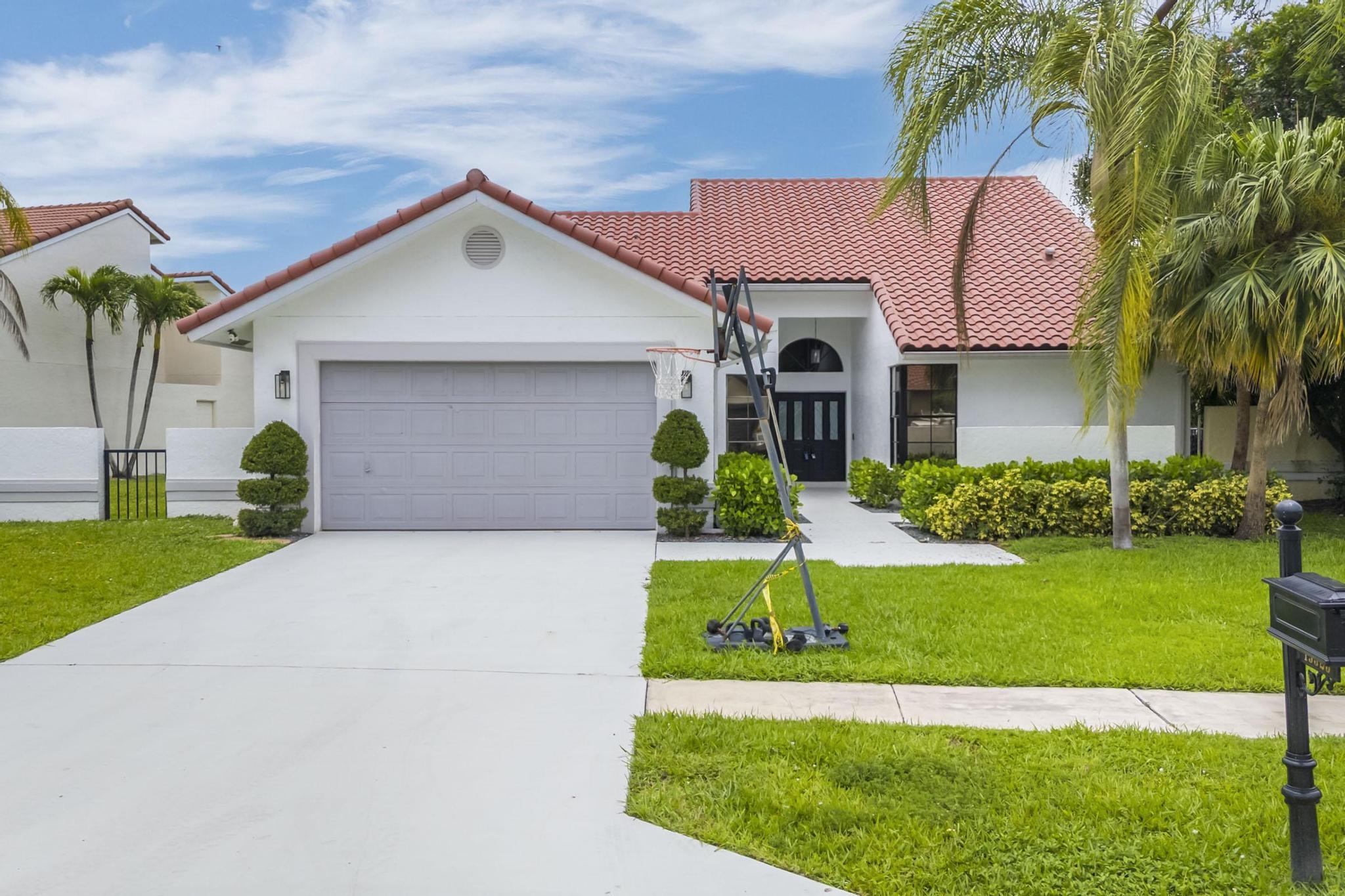 19325 Cherry Hills Terrace Boca Raton, FL 33498 - Photo 4 of 75 003