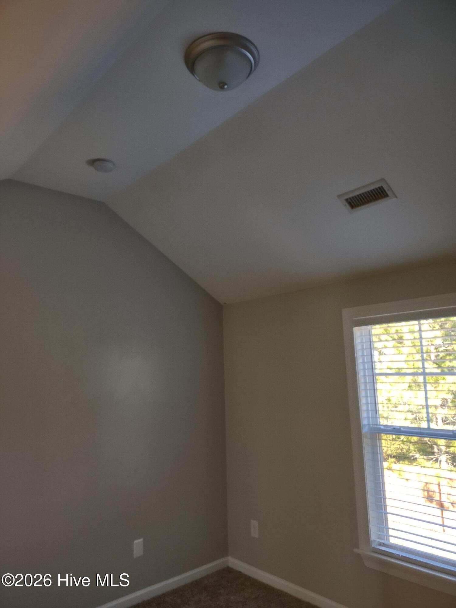 602 Walkens Woods Lane Jacksonville, NC 28546 - Photo 6 of 9 IMG_20230102_124614722_HDR