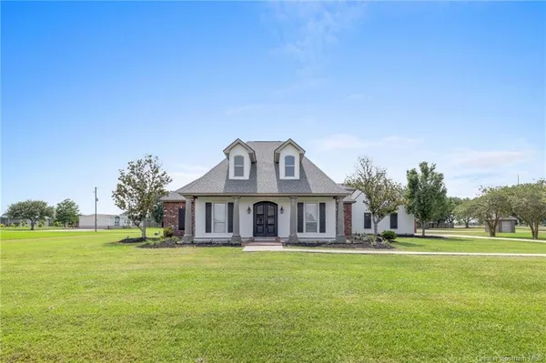 $463,500 | 5831 South 40 Court, Iowa, LA 70647