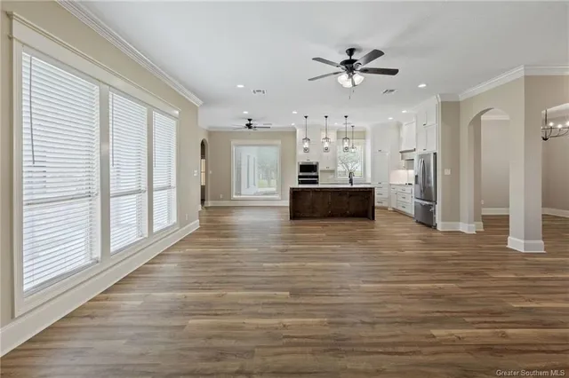 $464,000 | 5831 South 40 Court, Iowa, LA 70647