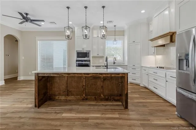 $464,000 | 5831 South 40 Court, Iowa, LA 70647