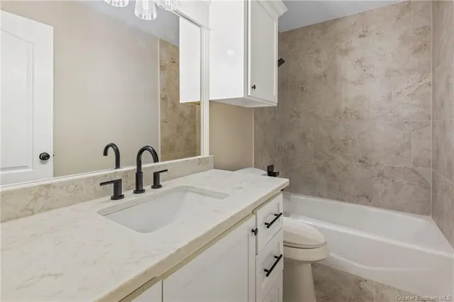 $464,000 | 5831 South 40 Court, Iowa, LA 70647