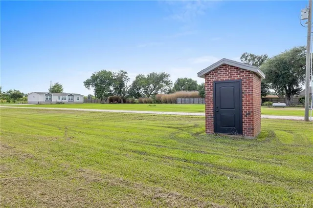 $464,000 | 5831 South 40 Court, Iowa, LA 70647