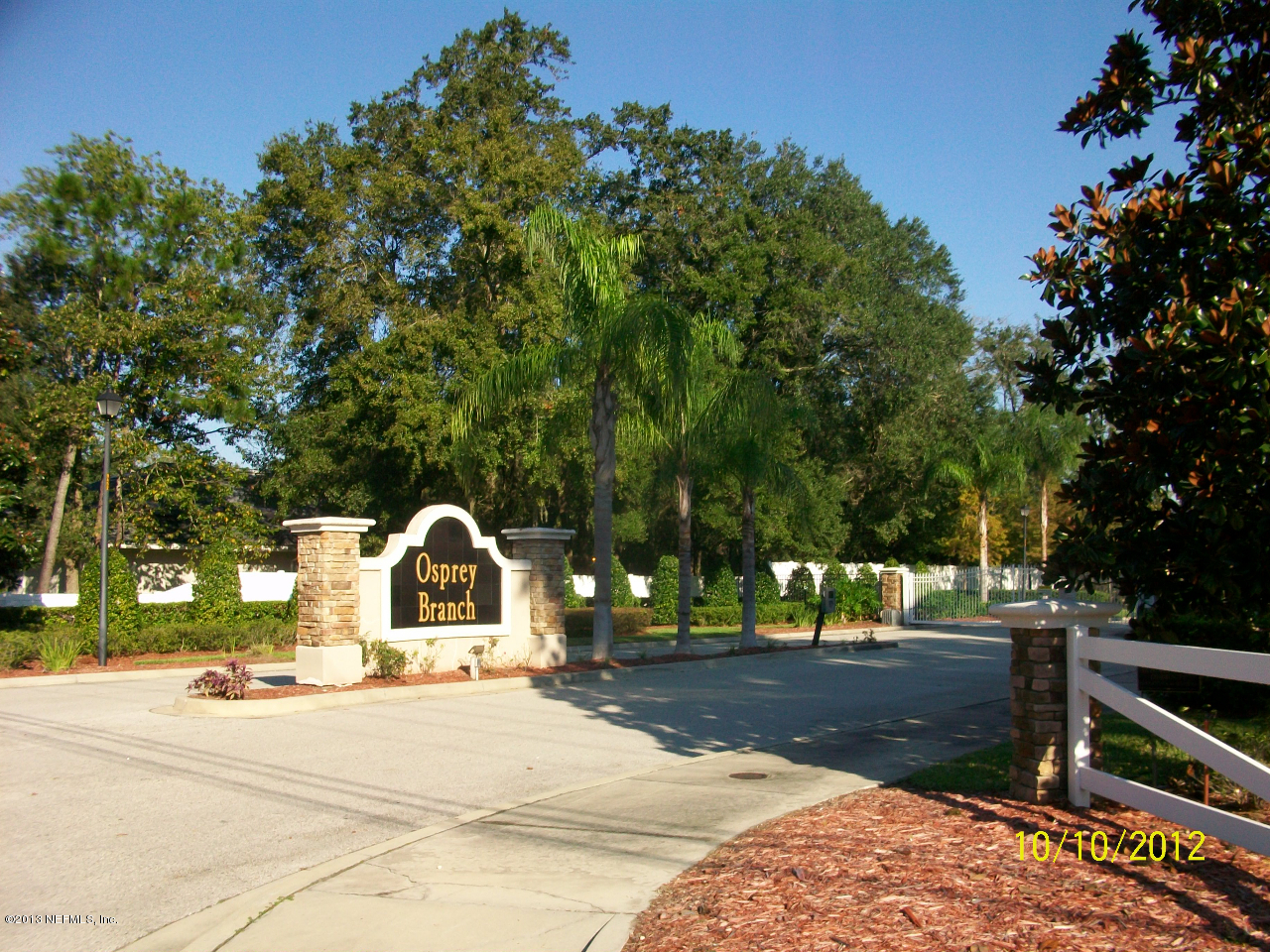 9400 Underwing Way, Unit 10 Jacksonville, FL 32257 - Photo 4 of 12 a view of a park with large trees