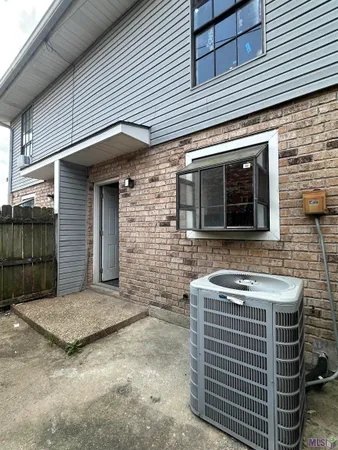 $800 | 14121 Azalea Park Avenue, Unit 3, Baton Rouge, LA 70816