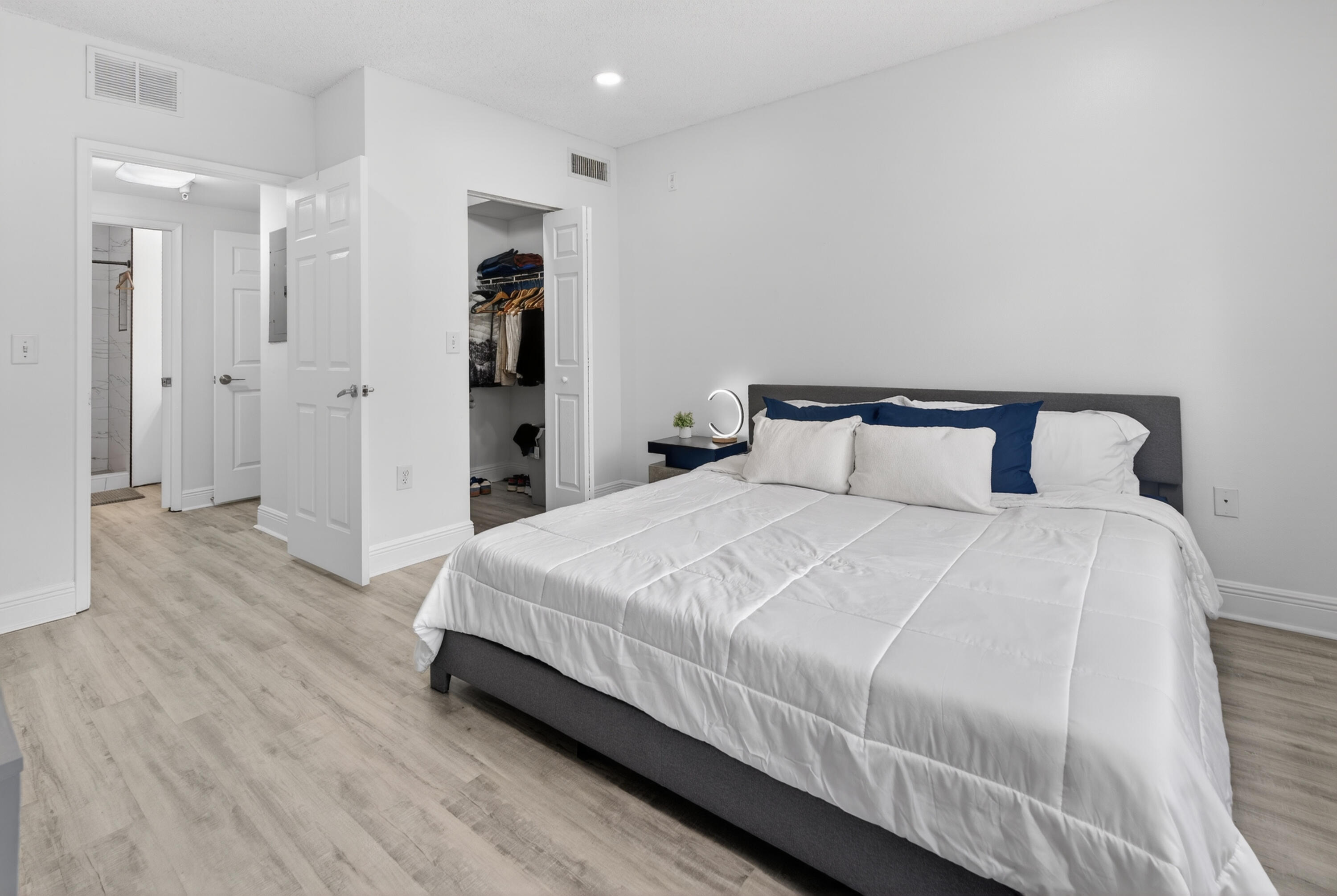8020 North Nob Hill Road, Unit 305 Tamarac, FL 33321 - Photo 4 of 14 DSC04168