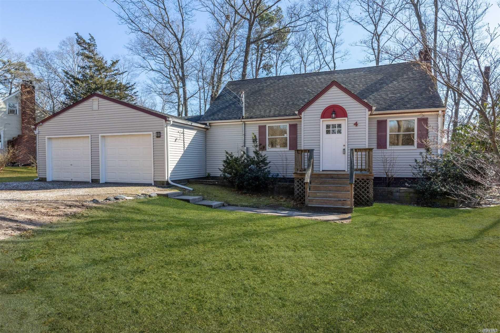 4 Manhasset Trail Ridge, NY 11961 - Photo 1 of 1 Gallery Image 1