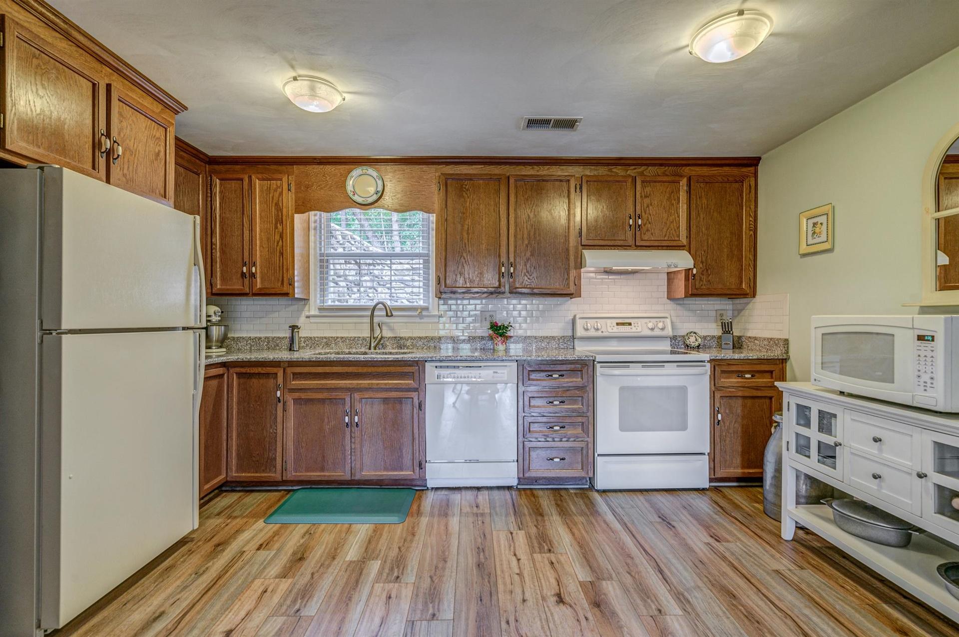 162 Ridgeview Road Blue Ridge, VA 24064 - Photo 12 of 32 Kitchen