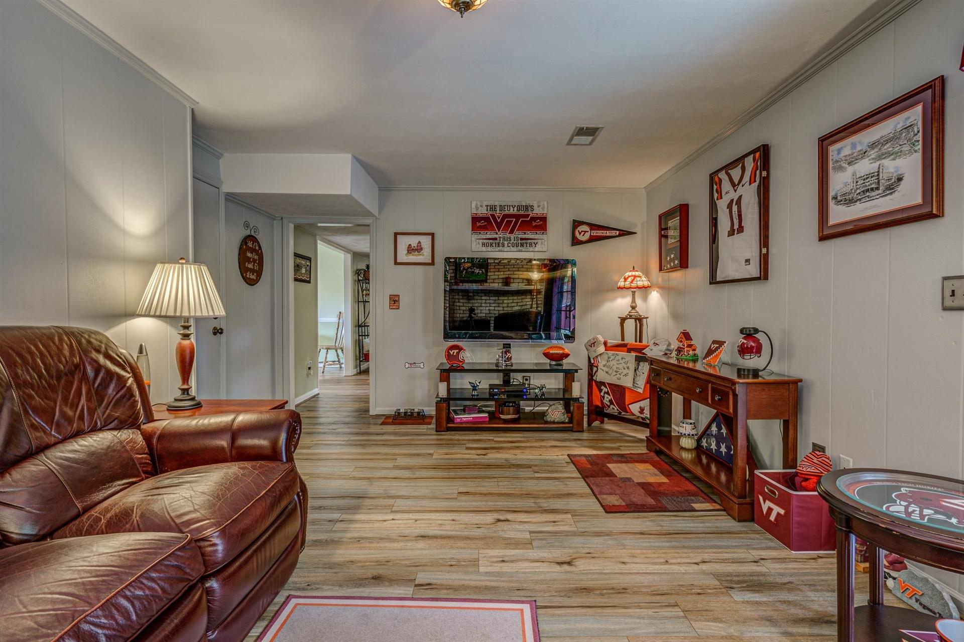 162 Ridgeview Road Blue Ridge, VA 24064 - Photo 17 of 32 Family Room