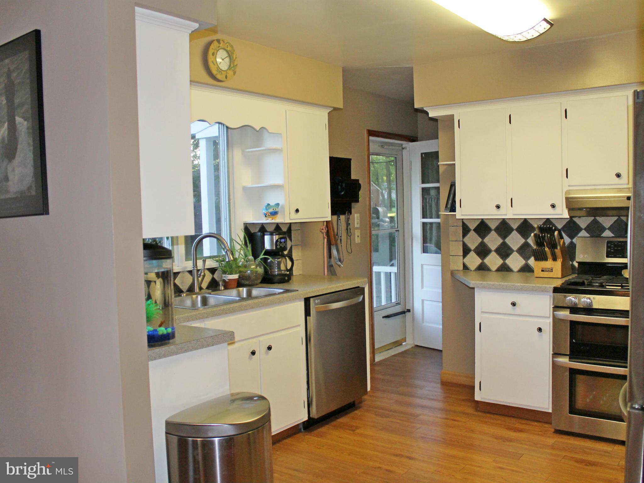 2142 Bethel Road Finksburg, MD 21048 - Photo 4 of 14 SS appliances LG brand!