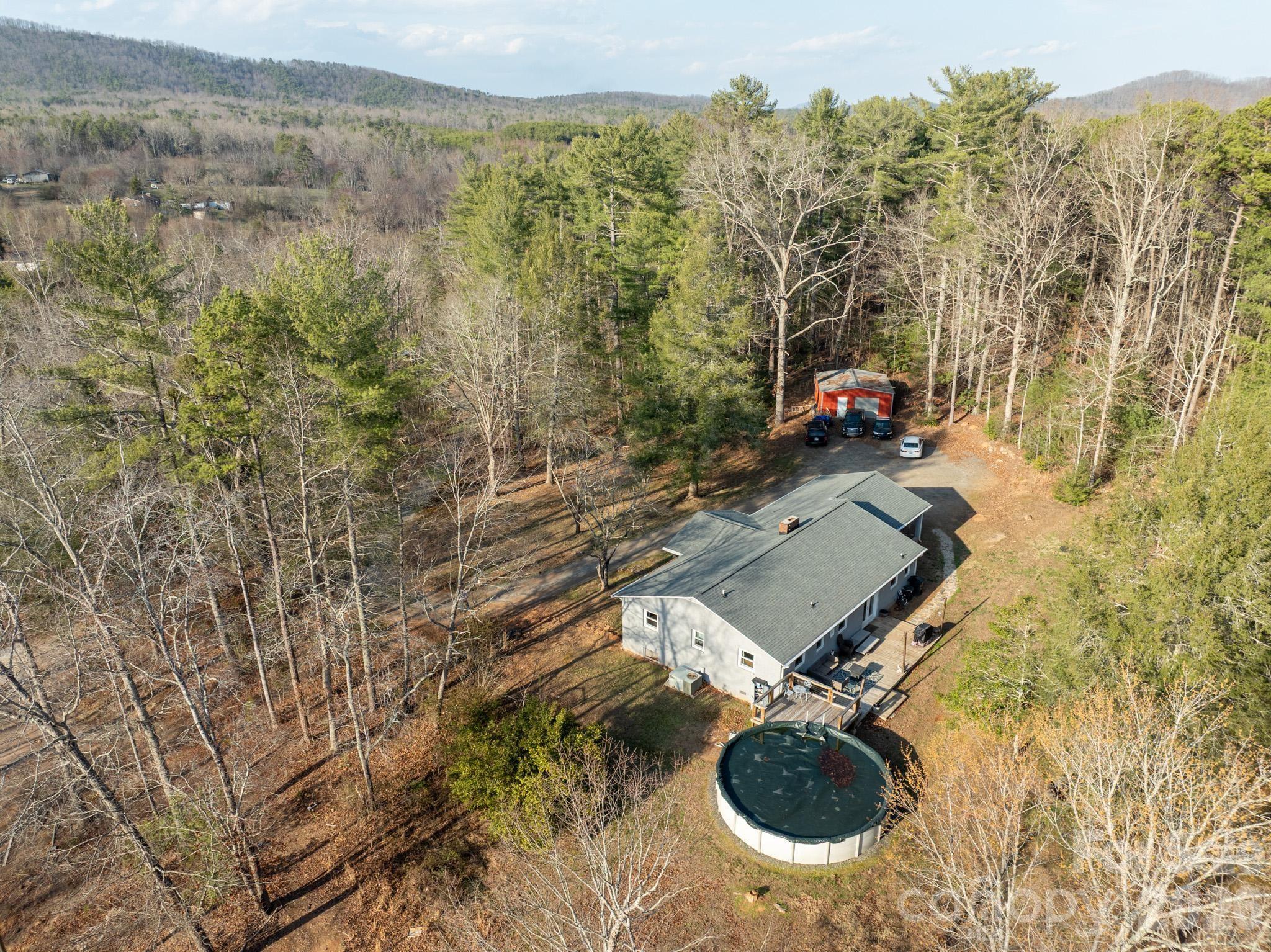 3306 Christie Road Hudson, NC 28638 - Photo 4 of 37
