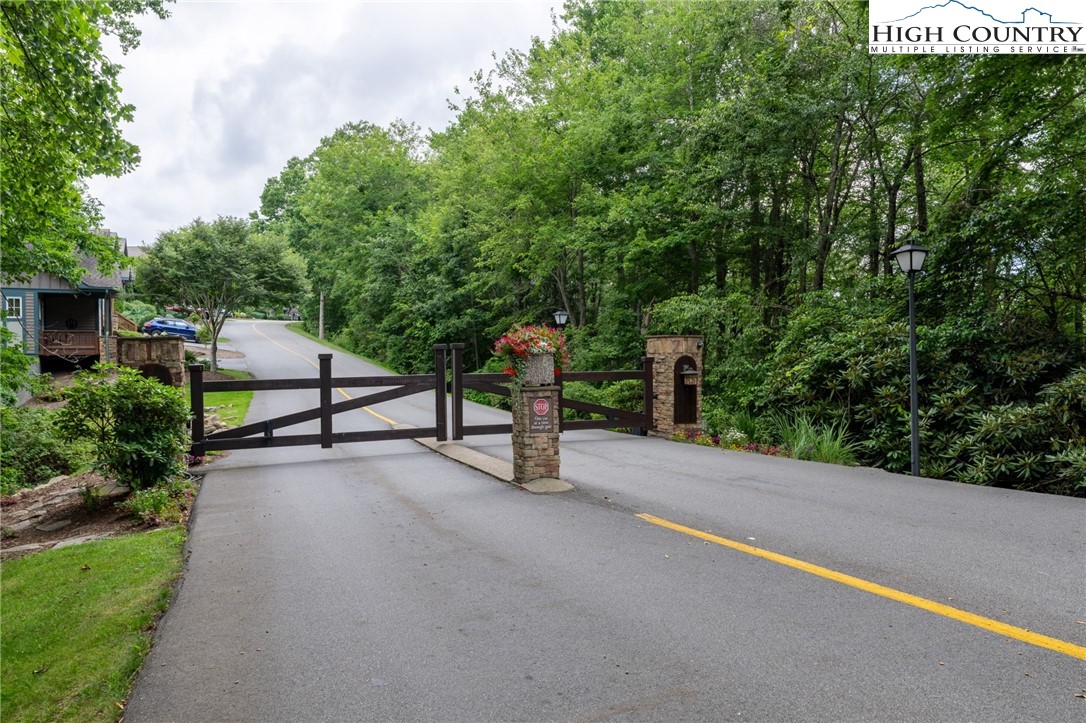 660 Ridge Haven Parkway, Unit 660 Banner Elk, NC 28604 - Photo 38 of 49