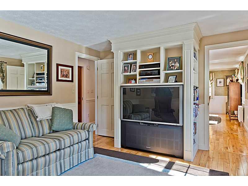 84 Burnham Road Scarborough, ME 04074 - Photo 16 of 35 Den/Family/Great Room. Custom built-ins