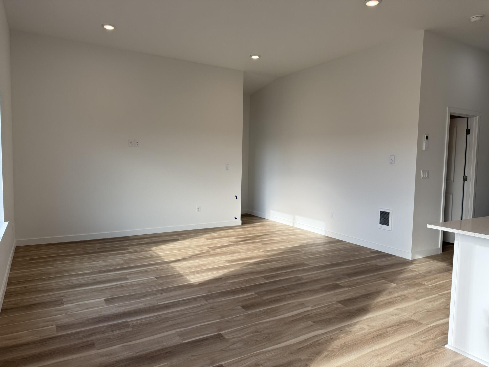 213 Southeast Peppermint Loop, Unit 2 Culver, OR 97734 - Photo 9 of 13