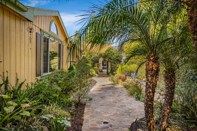 $2,000,000 | 11604 North Ventura Avenue, Ojai, CA 93023