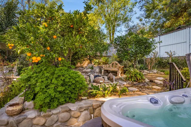$2,000,000 | 11604 North Ventura Avenue, Ojai, CA 93023